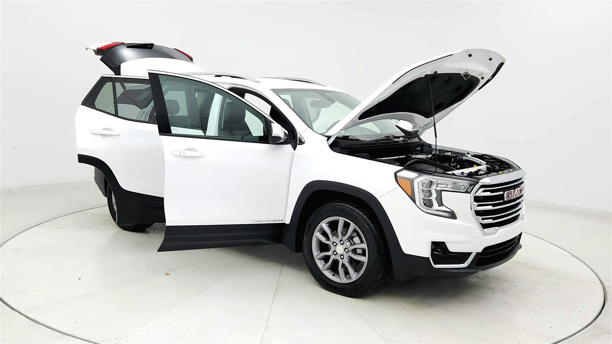 Used 2024 GMC Terrain SLT AWD/4WD image 12
