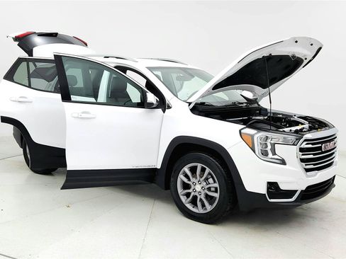 Used 2024 GMC Terrain SLT AWD/4WD image 12