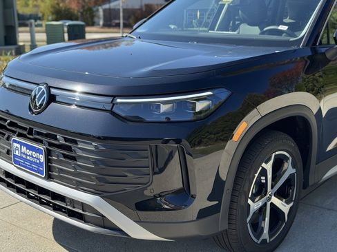 New 2025 Volkswagen Tiguan SE image 5