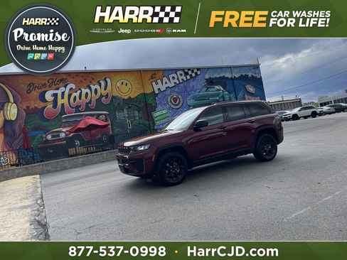 Used 2026 Jeep Grand Cherokee Altitude AWD/4WD image 1