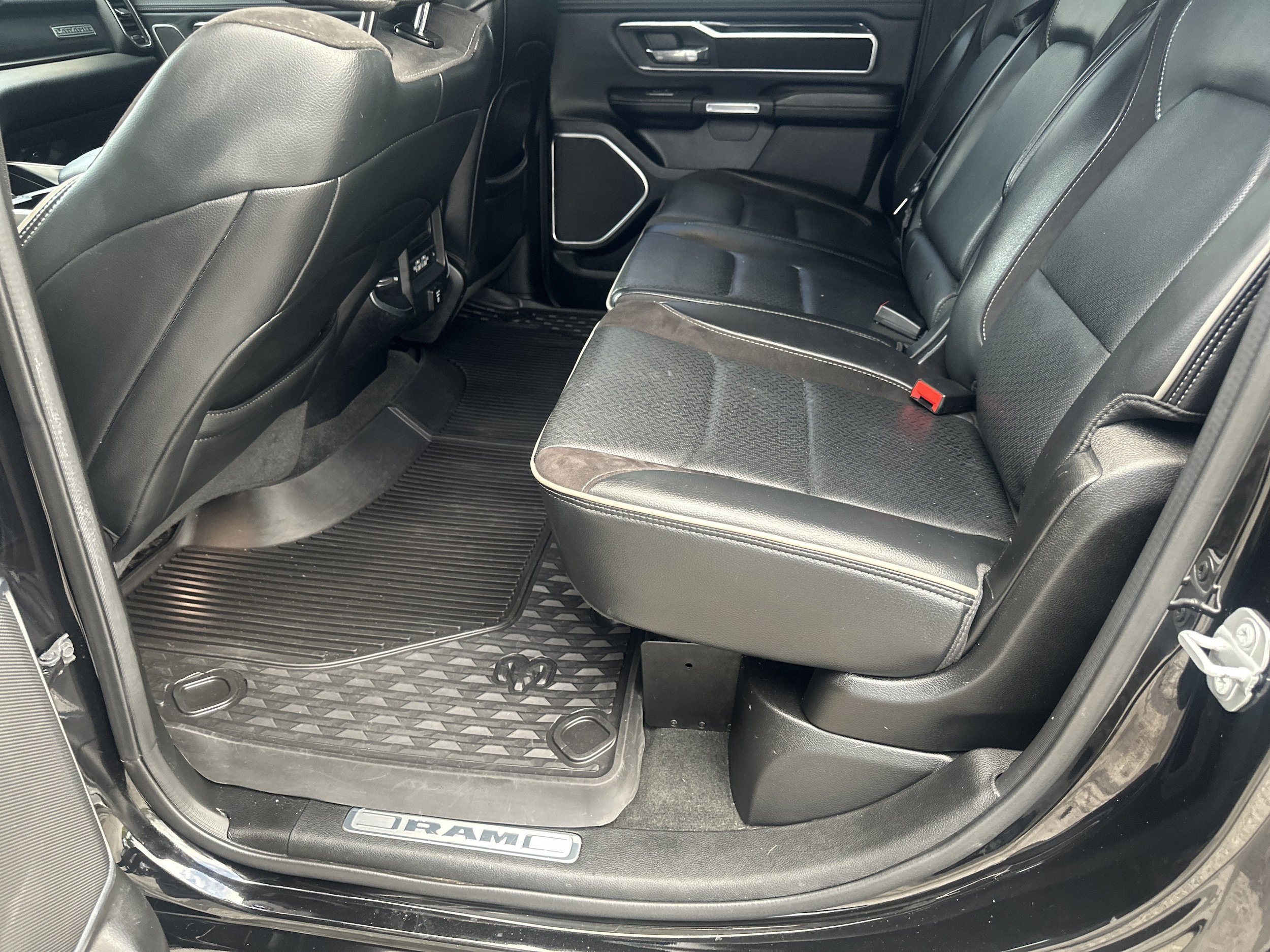 Used 2022 RAM 1500 Laramie RWD image 19