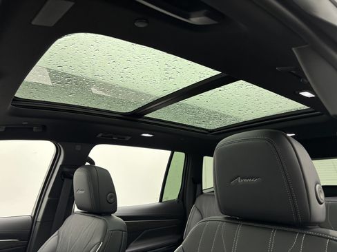 New 2027 Buick Enclave Avenir w/ LPO, Floor Liner Package AWD/4WD image 5