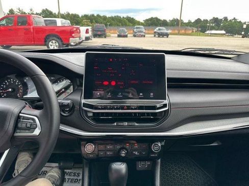 Certified 2025 Jeep Compass Trailhawk AWD/4WD image 13