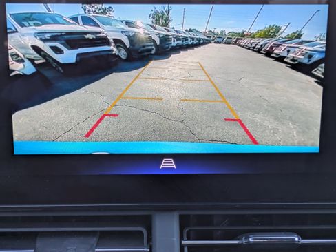 Used 2025 Chevrolet Trax RS w/ Sunroof Package image 14