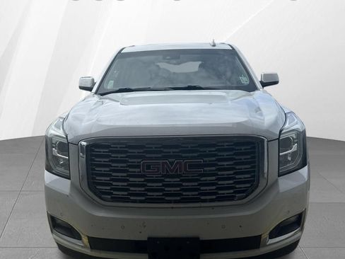 Used 2020 GMC Yukon Denali w/ Denali Premium Package RWD image 2