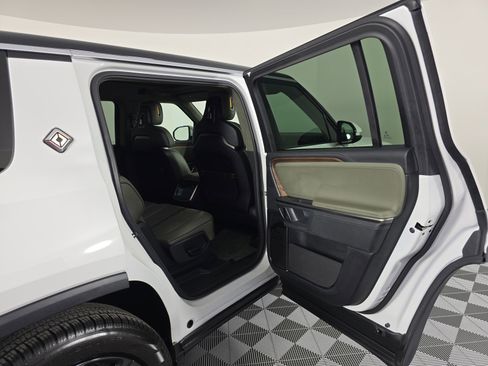 Used 2023 Rivian R1S Adventure AWD/4WD image 19