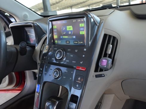 Used 2013 Chevrolet Volt Premium w/ Premium Trim Package image 19