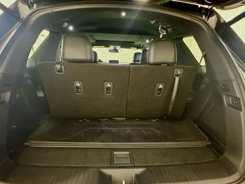 Used 2025 Honda Pilot TrailSport image 31
