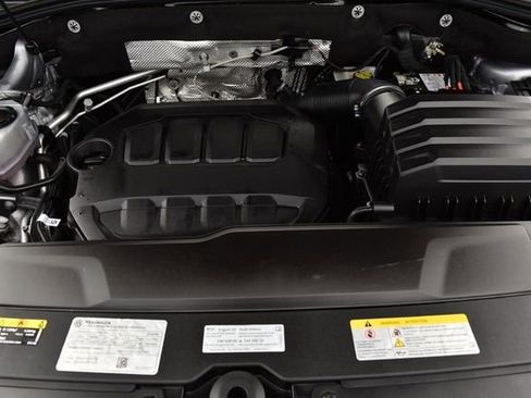 Certified 2024 Volkswagen Atlas Cross Sport SEL Premium R-Line AWD/4WD image 26
