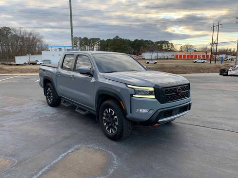 Used 2023 Nissan Frontier PRO-4X w/ Pro Convenience Package image 12