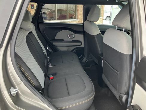 Used 2015 Kia Soul + image 16