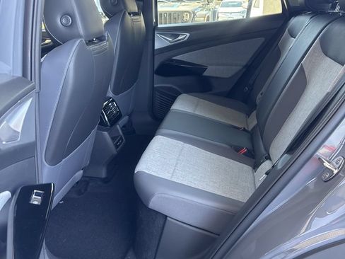 New 2026 Volkswagen ID.4 Pro RWD image 8