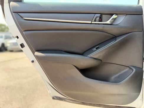Used 2018 Honda Accord Sport image 19