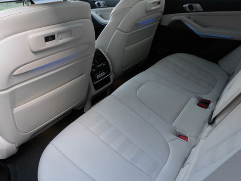 Certified 2022 BMW X5 xDrive40i w/ M Sport Package image 36