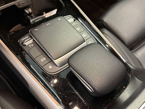 Certified 2022 Mercedes-Benz GLB 250 4MATIC image 31