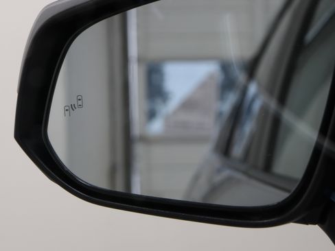Used 2025 Toyota RAV4 XLE FWD image 22