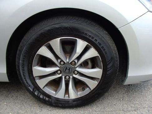 Used 2013 Honda Accord LX image 29