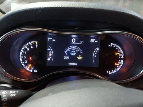 Used 2019 Jeep Grand Cherokee Laredo w/ 18" Wheel & 8.4" Radio Group RWD image 19