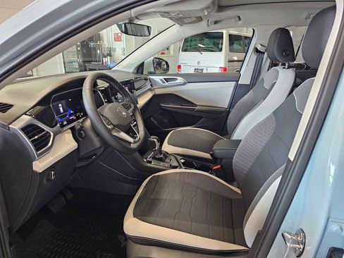 New 2025 Volkswagen Taos SE image 20