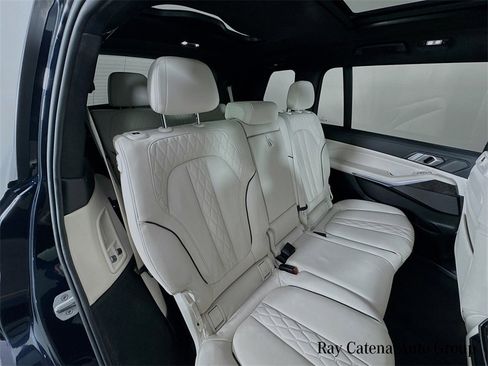 Used 2022 BMW X7 M50i image 30