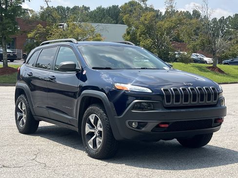 Used 2014 Jeep Cherokee Trailhawk w/ Comfort/Convenience Group AWD/4WD image 4