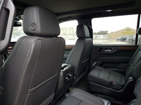 New 2026 GMC Yukon XL Denali w/ Sun & Power Step Package AWD/4WD image 10