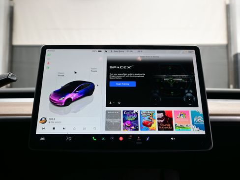 Used 2022 Tesla Model 3 Performance image 21