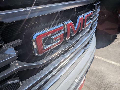Certified 2025 GMC Sierra 1500 AT4 w/ AT4 Premium Package AWD/4WD image 14