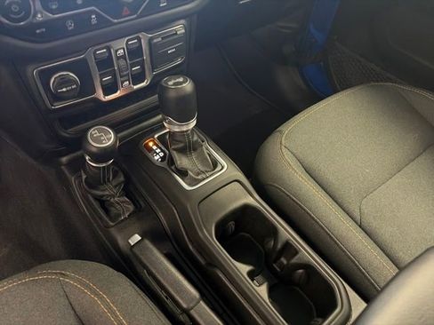 Certified 2025 Jeep Wrangler Sahara image 39