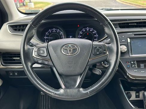 Used 2015 Toyota Avalon Limited image 12