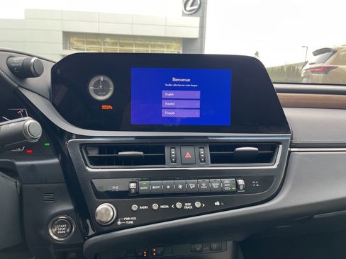 Certified 2023 Lexus ES 250 w/ Premium Package AWD/4WD image 24
