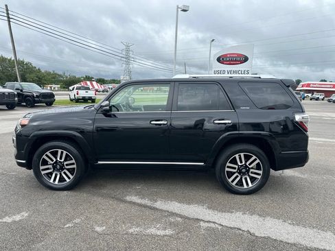 Used 2017 Toyota 4Runner Limited AWD/4WD image 4