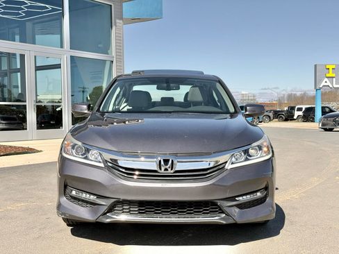 Used 2017 Honda Accord EX-L image 3