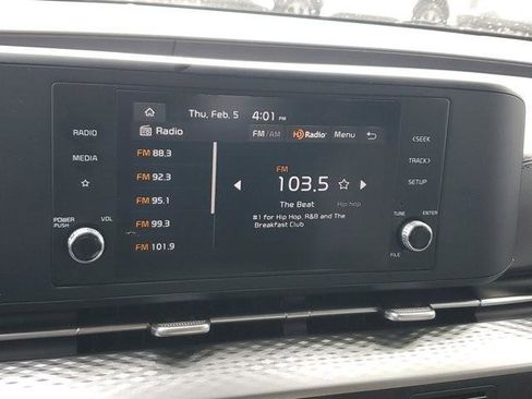 Used 2024 Kia Carnival LX image 25