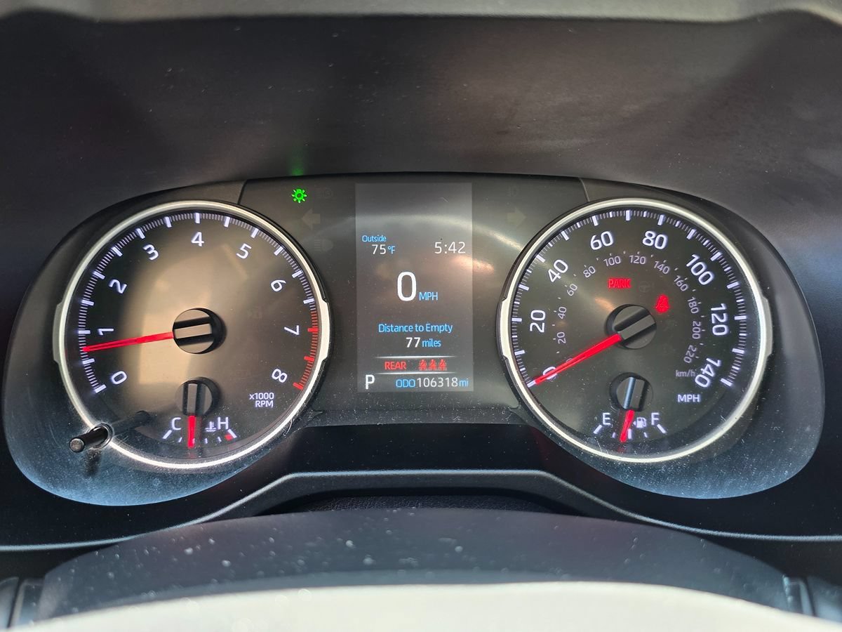 Used 2019 Toyota RAV4 LE w/ Carpet Mat Package FWD image 33