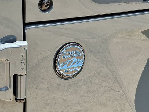 Used 2024 Jeep Wrangler Unlimited AWD/4WD image 31