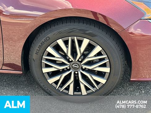 Used 2025 Nissan Altima 2.5 SV FWD image 14