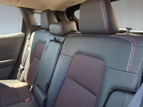 Used 2025 Nissan Kicks SR FWD image 12