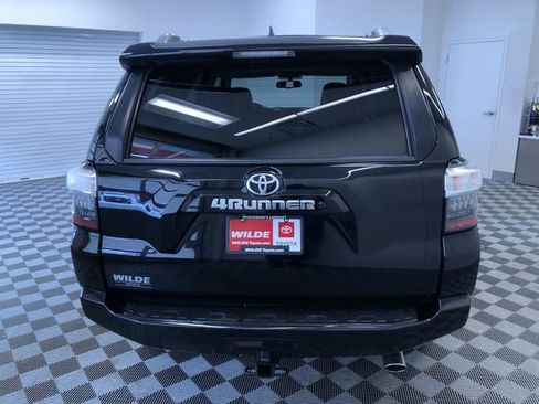 Used 2017 Toyota 4Runner SR5 Premium image 13