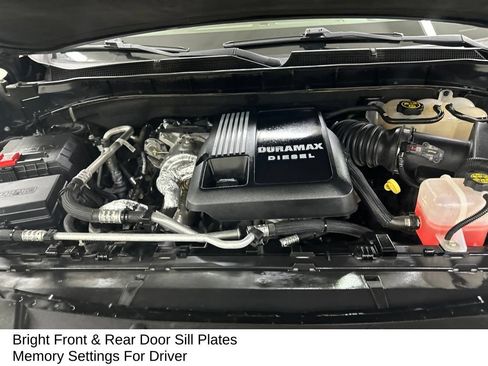 Used 2021 Chevrolet Suburban LT AWD/4WD image 19