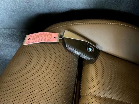 Certified 2025 BMW 530i 530i w/ Premium Package image 13