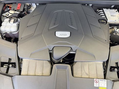 Certified 2023 Porsche Cayenne AWD/4WD image 26