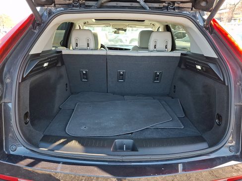 Used 2023 Cadillac XT4 Luxury w/ Cold Weather Package image 30