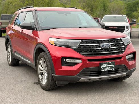 Used 2023 Ford Explorer XLT w/ Equipment Group 202A AWD/4WD image 3