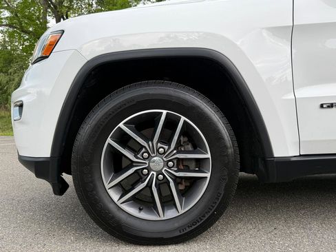Used 2018 Jeep Grand Cherokee Limited AWD/4WD image 7