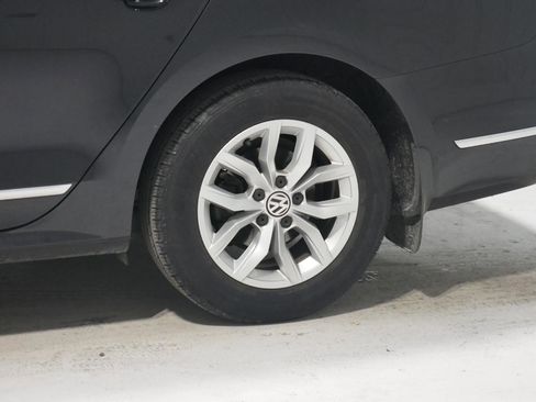 Used 2017 Volkswagen Passat 1.8T S image 26