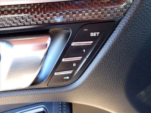 Used 2017 Porsche Macan Turbo image 17