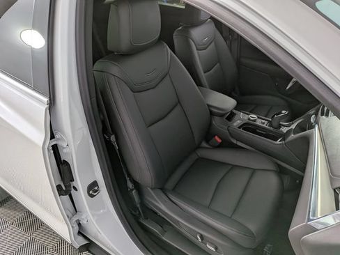 Certified 2024 Cadillac XT5 Luxury w/ LPO, Floor Liner Package AWD/4WD image 28