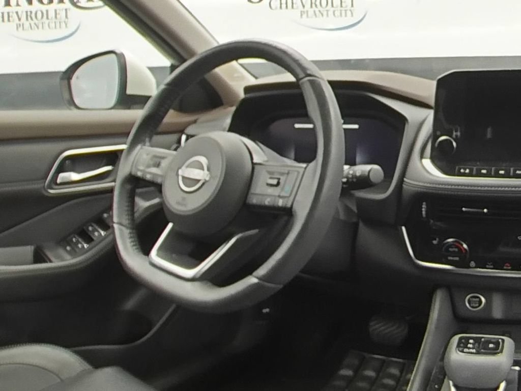 Used 2022 Nissan Rogue Platinum w/ Head-Up Display Package AWD/4WD image 16