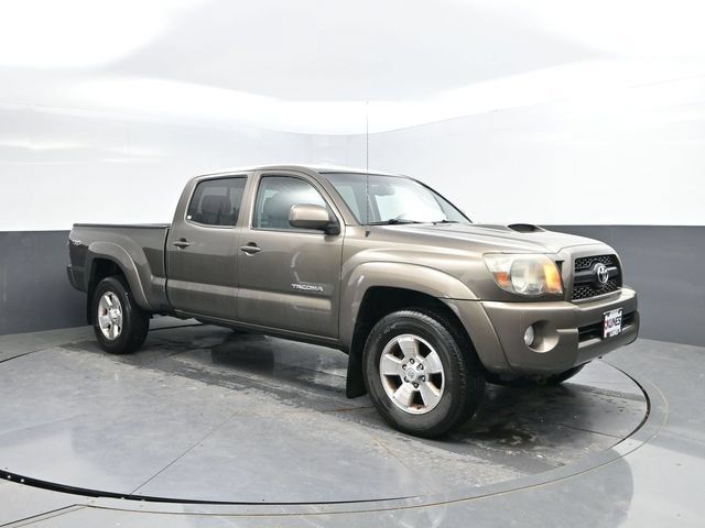 Used 2011 Toyota Tacoma 4x4 Double Cab w/ TRD Sport Pkg w/JBL Audio image 4